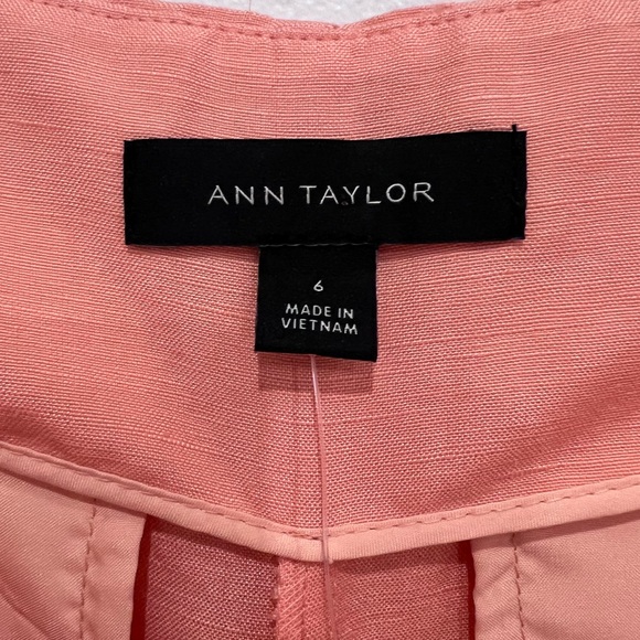 Ann Taylor NWT The Petite Paperbag Short in Shrimp, High Rise, Pleated, Size 6 - Picture 6 of 10
